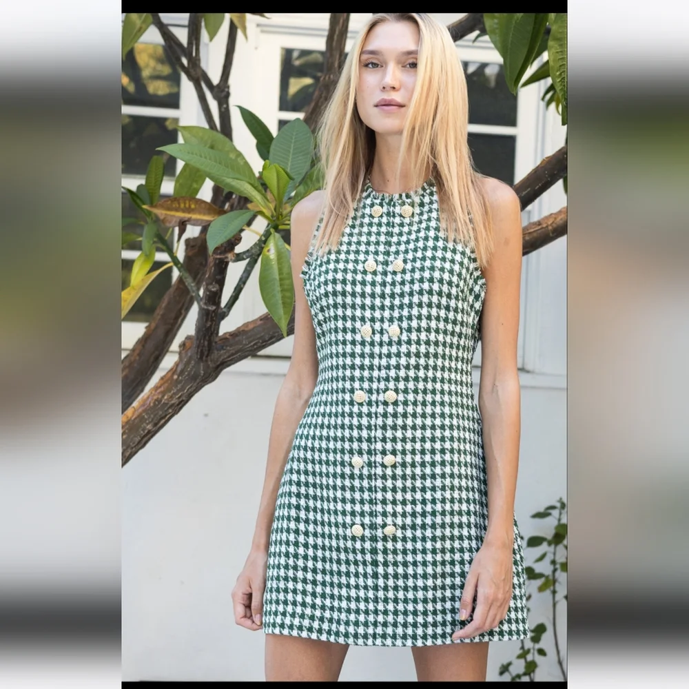 Hi There! Green tweed houndstooth buttoned mini dress